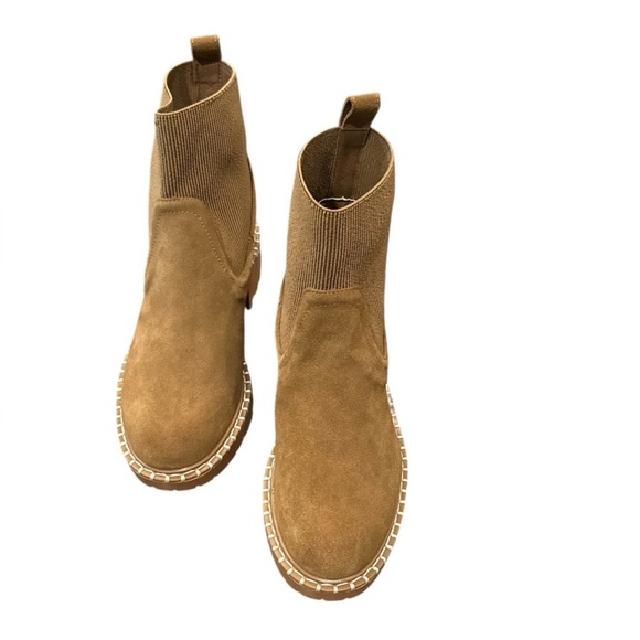 Dolce Vita NWOT Tan Suede Boots with Chunky Sole - Picture 2 of 4
